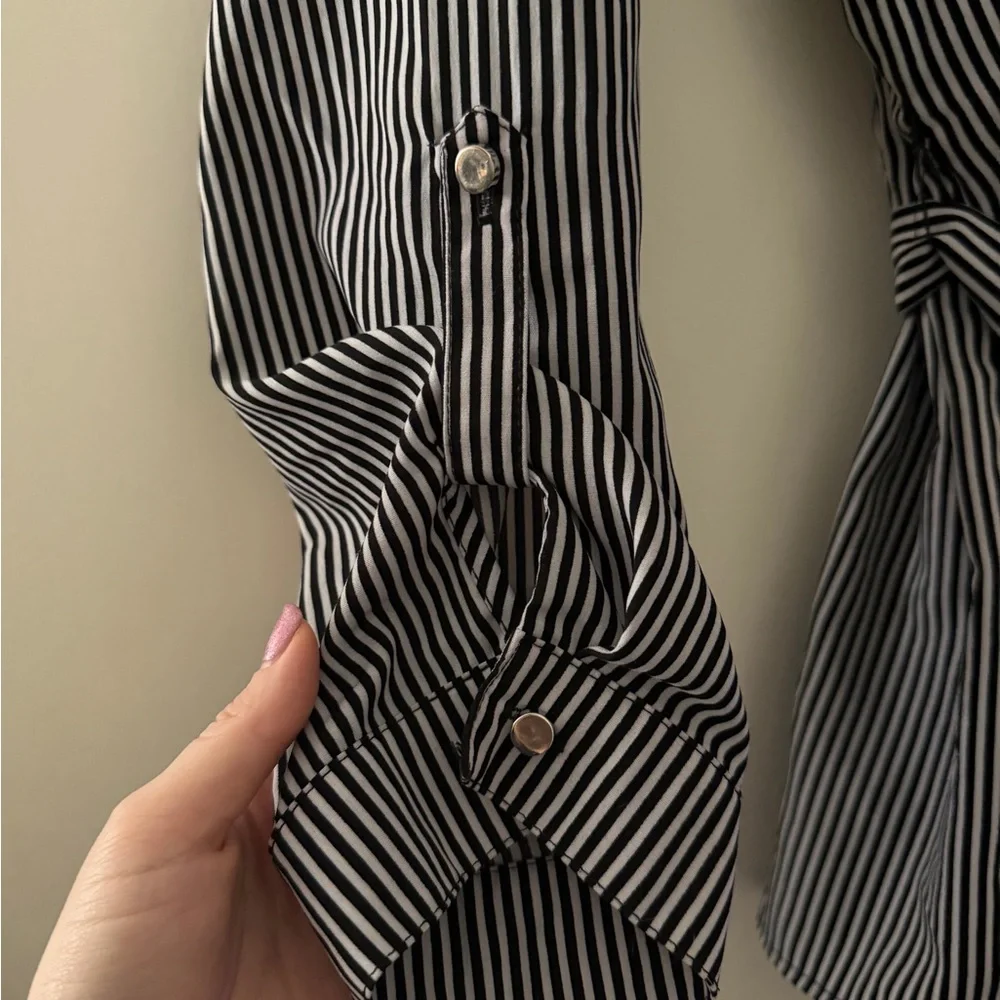 Notations Black White Striped Belted Blouse XL Roll Tab Sleeve - Picture 3 of 9